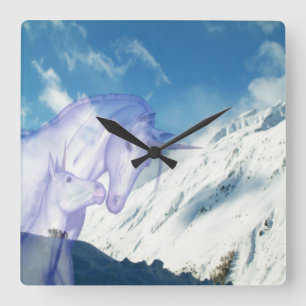 Horloge Carrée Licorne de la Montagne Enneigée Calme Intemporel
