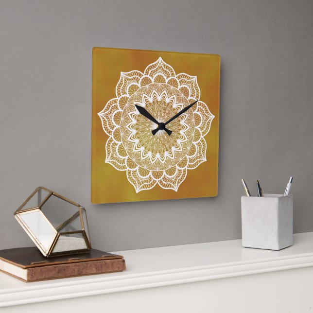 Horloge Carrée Mandala blanc sur fond doré (Bureau)