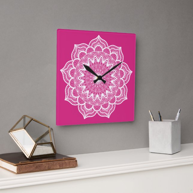 Horloge Carrée Mandala blanc sur fond rose petit (Bureau)
