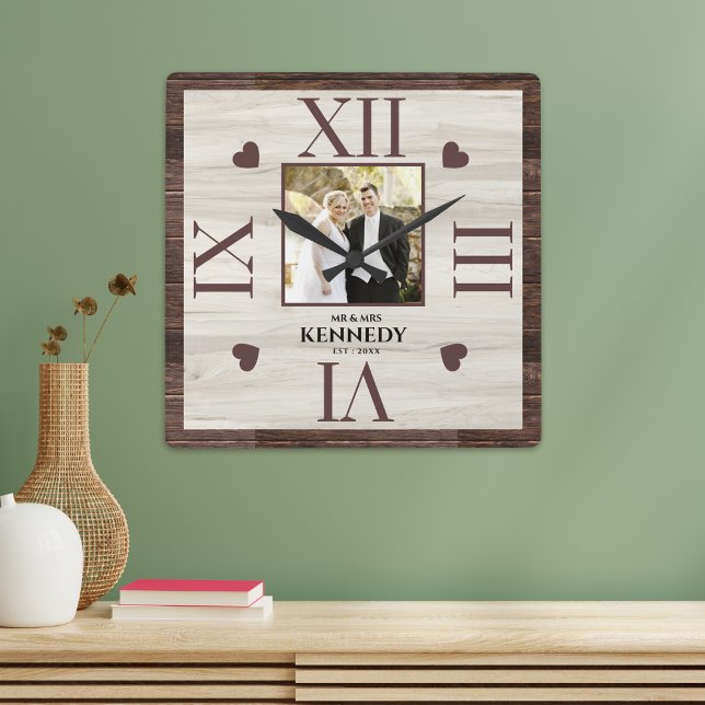 Horloge Carrée Mariage photo personnalisé en bois rustique Annive (Rustic Wood Personalized Photo Wedding Anniversary Square Wall Clock)