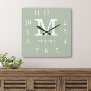 Horloge Carrée Moderne Monogramme De Famille Vert Sauge Et Blanc