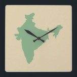 Horloge Carrée Modes d'épices à feuilles de baie Inde<br><div class="desc">Plan de l'Inde dans la palette de couleurs Spice Moods d'Emporio Moffa.</div>