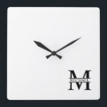Horloge Carrée Monogramme et nom personnalisés<br><div class="desc">Monogramme personnalisé et cadeaux de nom avec monogramme personnalisé dans le style de police serif classique avec boîte de nom au milieu du monogramme. Parfait comme décors de maison,  cadeaux de ménage,  cadeaux de vacances pour la famille,  les jeunes mariés et plus.</div>