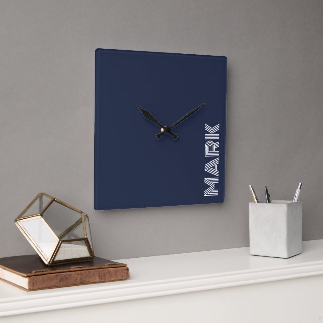 Horloge Carrée Monogramme Nom Bleu Foncé Blanc Rayures Modernes (Bureau)