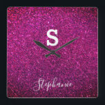 Horloge Carrée Monogramme Nom initial Purple Parties scintillant<br><div class="desc">Conçu avec des modèles texte pour monogramme initial & nom en élégant arrière - plan de cireur violet rose. Fait un grand cadeau pour elle en toute occasion!</div>