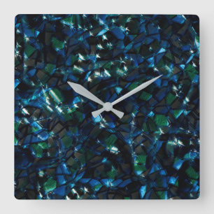 Horloge Carrée Mosaïque étrange sur arrière - plan foncé et brume
