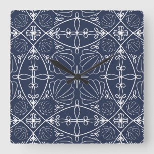 Horloge Carrée Motif abstrait de coquillages côtiers bleu marine