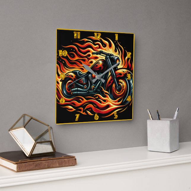 Horloge Carrée Moto flamboyante à la tombée de la nuit (Bureau)