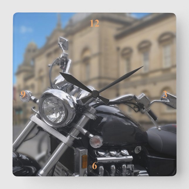 Horloge Carrée Moto personnalisée dans Bath. (Recto)