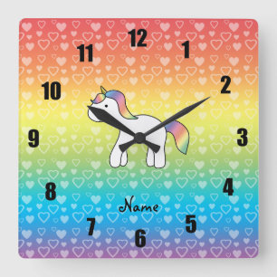 Horloge Carrée Nom personnalisé bébé licorne arc-en-ciel coeurs