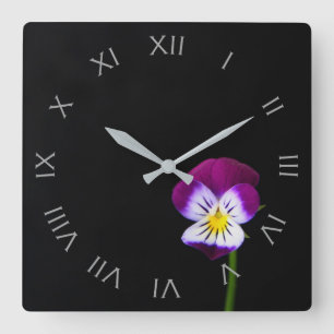 Horloge Carrée Numéros romains gris gris de fleurs violettes wc