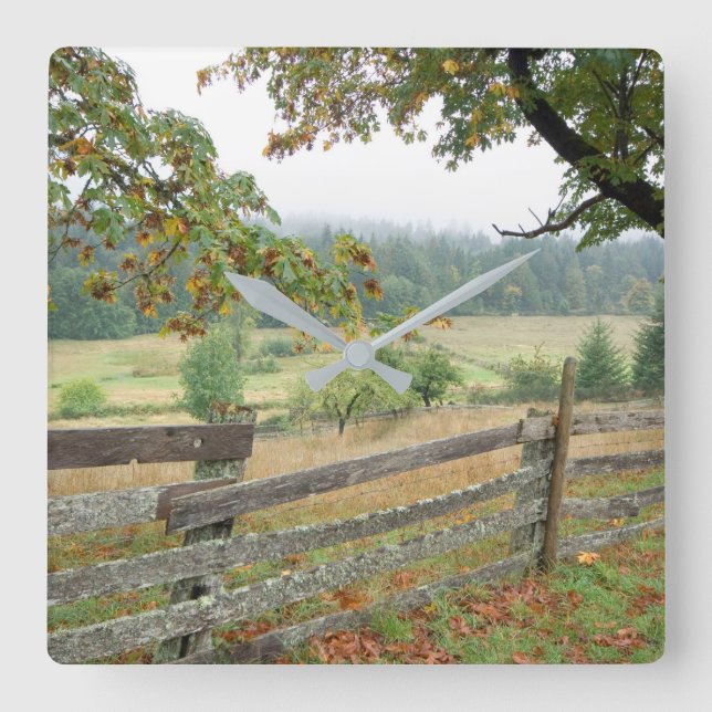 Horloge Carrée Old Fence On A Farm (Recto)