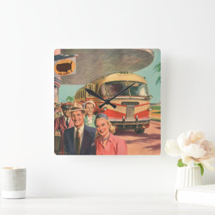 Horloge Carrée Passagers vintages en vacances au dépôt de bus