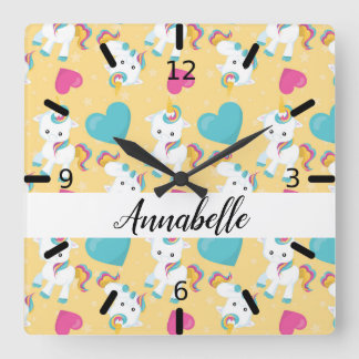Horloge Carrée Personalized Baby Unicorns & Hearts