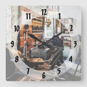 Horloge Carrée Petit Lathe dans la boutique automatique