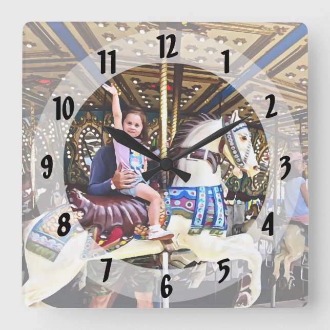 Horloge Carrée Petite Fille Waving Hi Du Carousel (Recto)