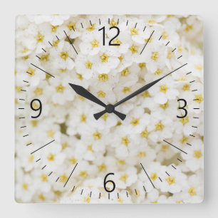 Horloge Carrée Petites fleurs blanches motif