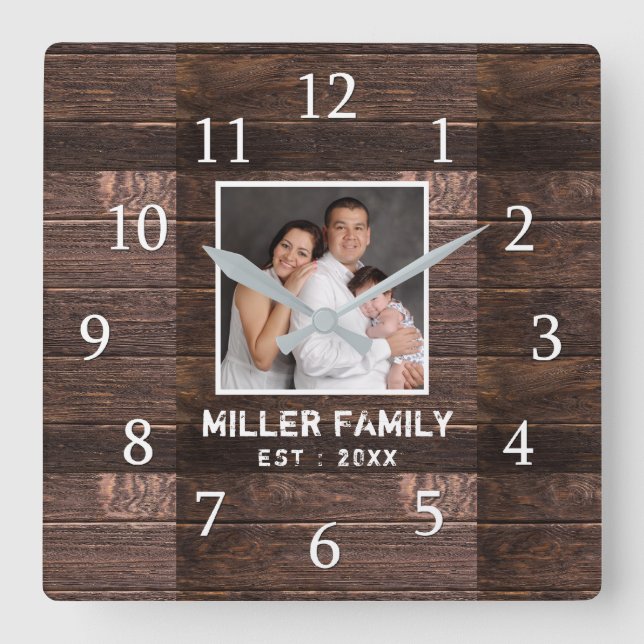 Horloge Carrée Photo personnalisée Brown Wood Nom de famille (Recto)