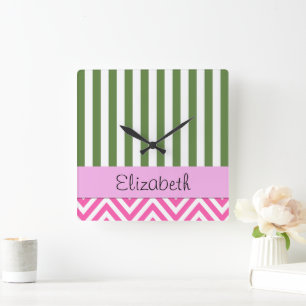 Horloge Carrée Pink Zigzag, chevron, Green Stripes, Your Name