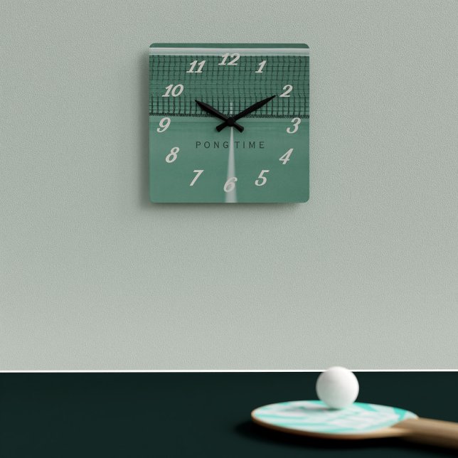 Horloge Carrée Pong Time Green Tennis de table Ping Pong amateur  (It's always time for ping pong! Pop this clock on your wall and you'll always know it's time to play)