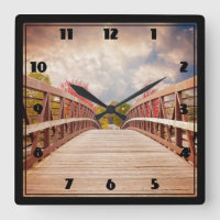 Pont rustique en bois dans le pays