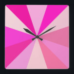 Horloge Carrée Pop Art Moderne années 60 Funky Geometry Rays en r<br><div class="desc">Cette horloge carré pop art branchée et rétro des années 60 a des rayons psychédéliques rose / sunbursts tournant dans un motif géométrique. Il y a douze rayons pour marquer l'heure - pas besoin de chiffres sur cette horloge funky,  minimaliste,  ultra-mod,  girly. C'est super,  bébé.</div>