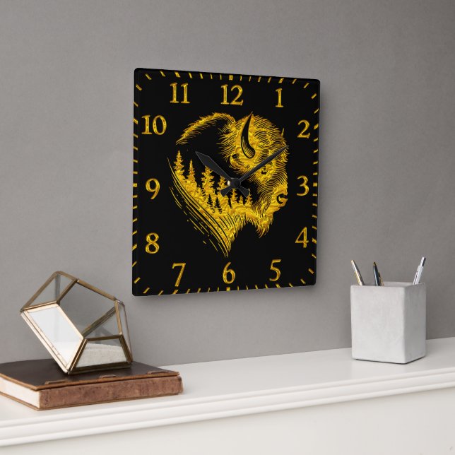 Horloge Carrée Portrait De Bison D'Or Avec Silhouette De Forêt (Bureau)