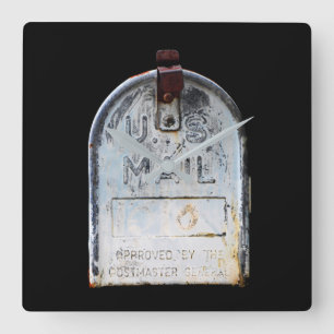 Horloge Carrée Portrait rustique de boîte aux lettres