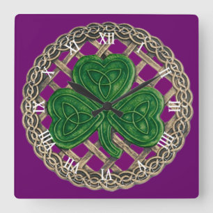 Horloge Carrée Purple Shamrock & Celtic Knots Roman Numeral Clock