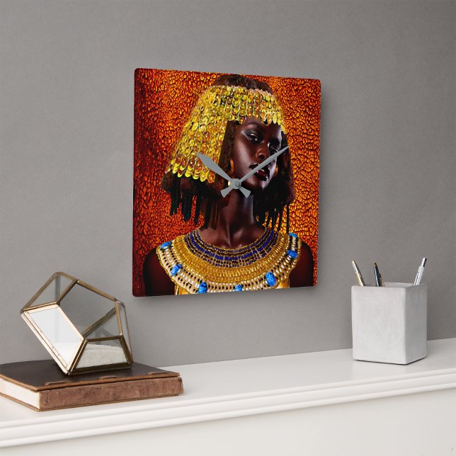 Horloge Carrée Reine nubienne (Nubian Queen Square Wall Clock:
This timepiece becomes more than just a way to keep track of hours.)