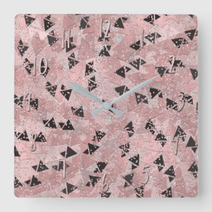 Horloge Carrée Rose Rouge Gênée Motif Triangles Or & Noir