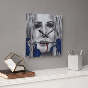 Horloge Carrée Roses de sang Femme vampire bleue Portrait d'art g