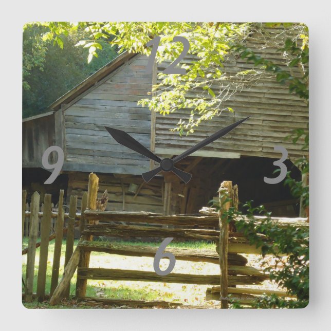 Horloge Carrée Rustic barn clock (Recto)