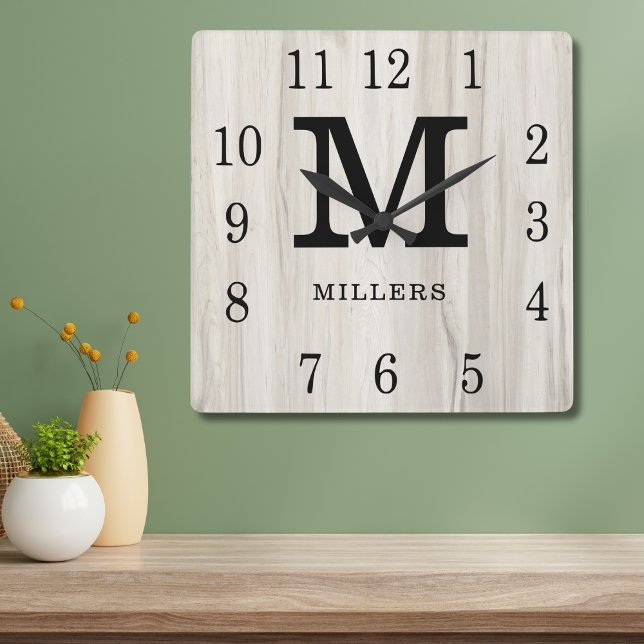 Horloge Carrée Rustic Personalized Wood Farmhouse Monogram Name   (Créateur téléchargé)