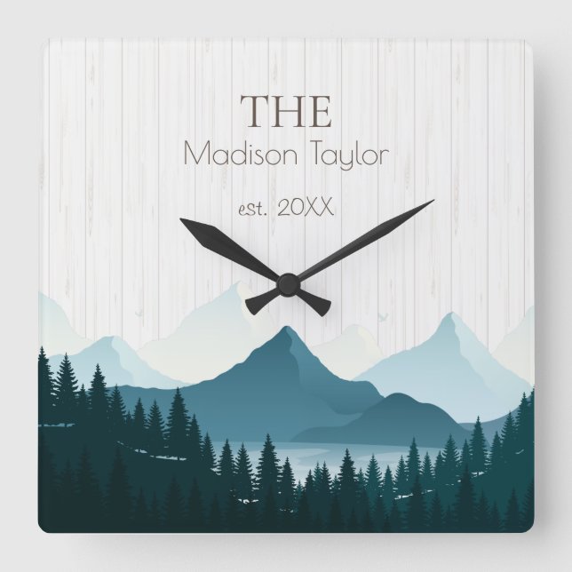 Horloge Carrée Rustic Wood Nom de famille personnalisé (Recto)