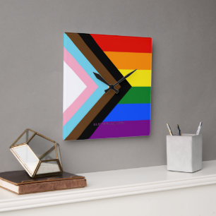 Horloge Carrée SlipperyJoe's Progress Pride Drapeaux gay cadeaux 