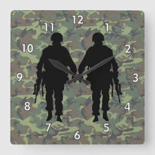 Horloge Carrée Soldat militaire / Silhouette guerrière avec Camo