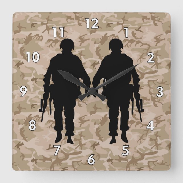 Horloge Carrée Soldat militaire / Silhouette guerrière avec Camo (Recto)