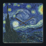 Horloge Carrée Starry Night Vincent van Gogh Art Peinture<br><div class="desc">Vincent van Gogh (Néerlandais, 1853 - 1890) Starry Night, 1889, Huile sur toile Sans cadre : 73 × 92 cm (28, 7 × 36, 2 po) Ce tableau représente la vue depuis la fenêtre orientale de la chambre d'asile de Van Gogh à Saint-Rémy-de-Provence, il ajoute un village idéalisé. Il est...</div>