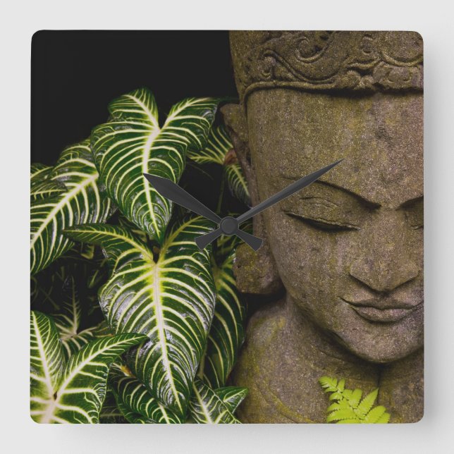 Horloge Carrée Statue dans un jardin Information : Chiang Ma (Recto)