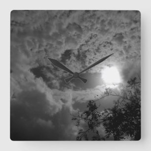 HORLOGE CARRÉE STYLE D'ART ET DE DESIGN