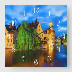 Horloge Carrée Sunset à Bruges. Belgique