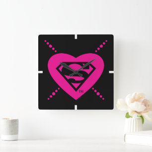 Horloge Carrée Supergirl Hearts Motif diagonal