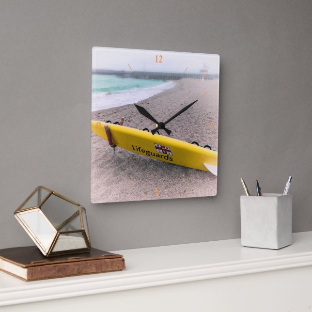 Horloge Carrée Surf à la Secourt, West Bay, Dorset (Bureau)