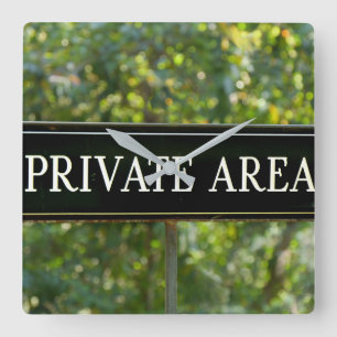 HORLOGE CARRÉE SYMBOLE DE ZONE PRIVÉE