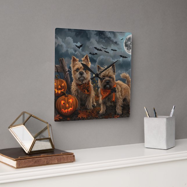 Horloge Carrée Terrier Cairn Halloween Effrayant (Bureau)