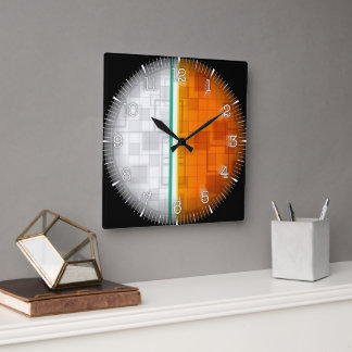 Horloge Carrée Time and illustrated art on your wall.