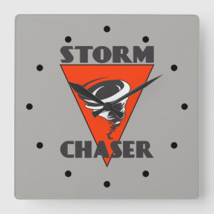 Horloge Carrée Tornade de chasseur de tempête et triangle rouge