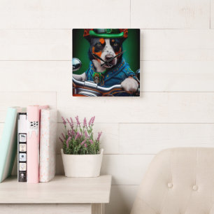 Horloge Carrée Trottinette conduite par un chien Blue Heeler pour