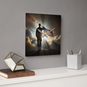 Horloge Carrée Un soldat américain sauve le drapeau américain